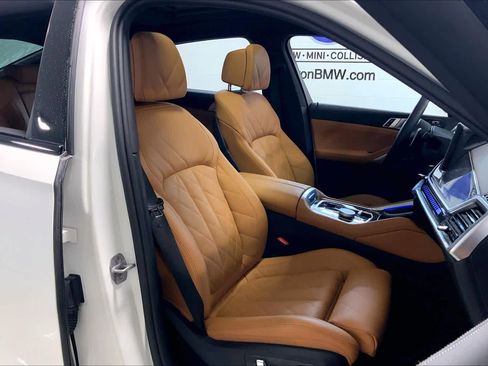 Used 2026 BMW X6 M60i image 8