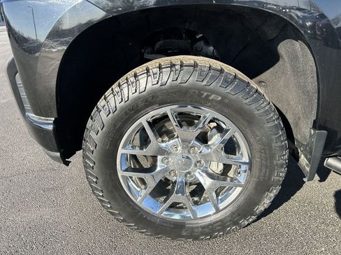 Used 2021 Chevrolet Silverado 1500 LT Trail Boss image 16