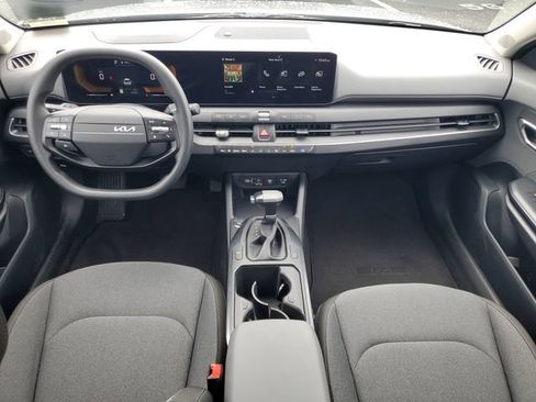 Used 2025 Kia K4 FWD image 25