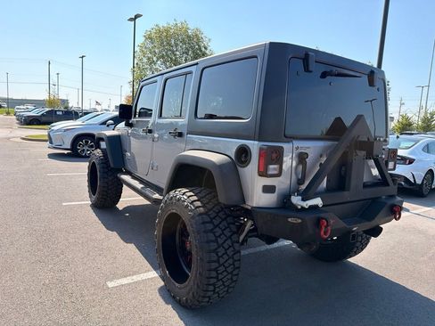 Used 2018 Jeep Wrangler Unlimited Sport S AWD/4WD image 10