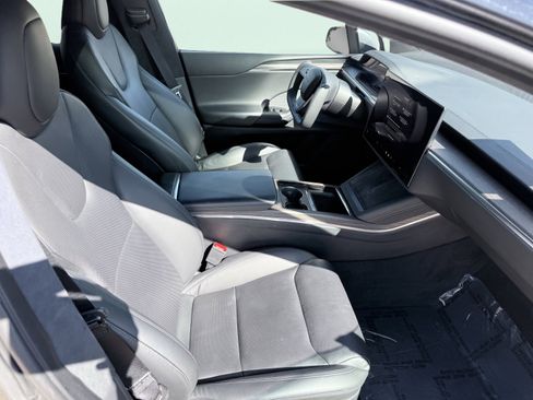 Used 2023 Tesla Model X image 45