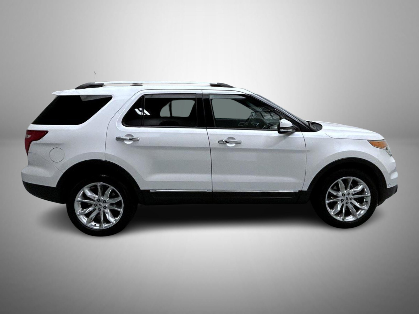 Used 2014 Ford Explorer Limited w/ Equipment Group 302A AWD/4WD image 4