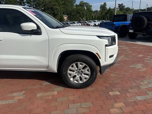 Used 2022 Nissan Frontier SV RWD image 17