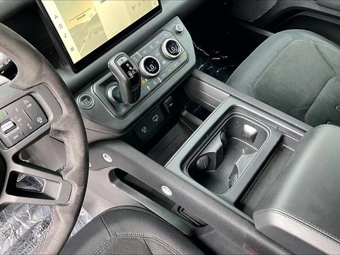 Certified 2024 Land Rover Defender 110 Carpathian Edition AWD/4WD image 17