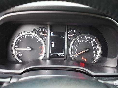 Certified 2021 Toyota 4Runner TRD Off-Road Premium image 31