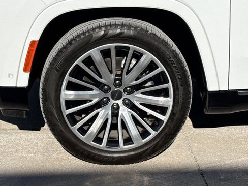 Used 2024 Jeep Grand Wagoneer Series III image 19