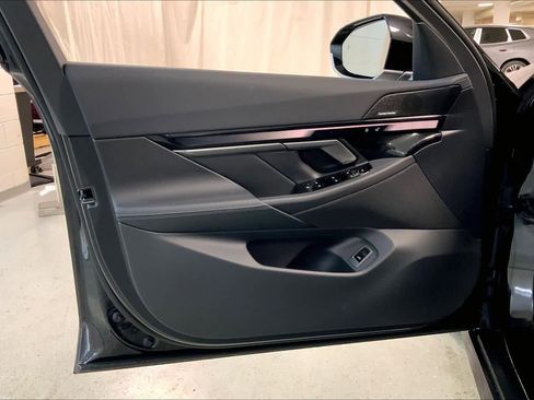 New 2026 BMW 530i xDrive w/ Premium Package image 10