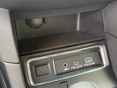 Certified 2025 Subaru Ascent Premium AWD/4WD image 16
