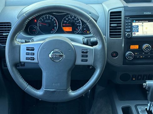 Used 2016 Nissan Frontier SL image 14