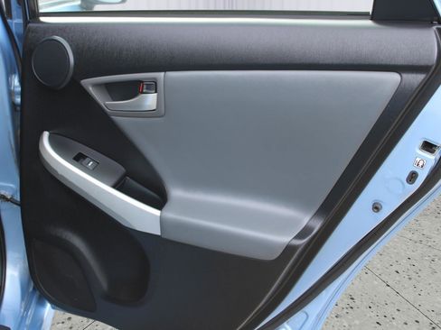 Used 2015 Toyota Prius Prime Advanced image 38