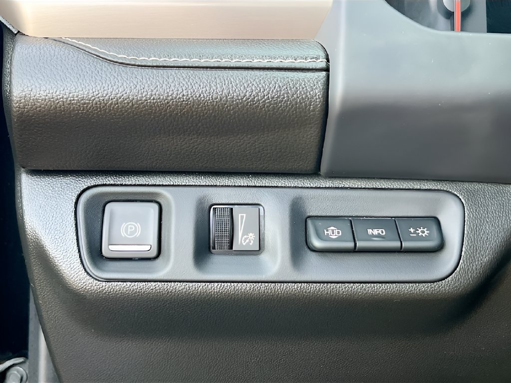 Used 2023 GMC Acadia Denali w/ Denali Technology Package FWD image 10