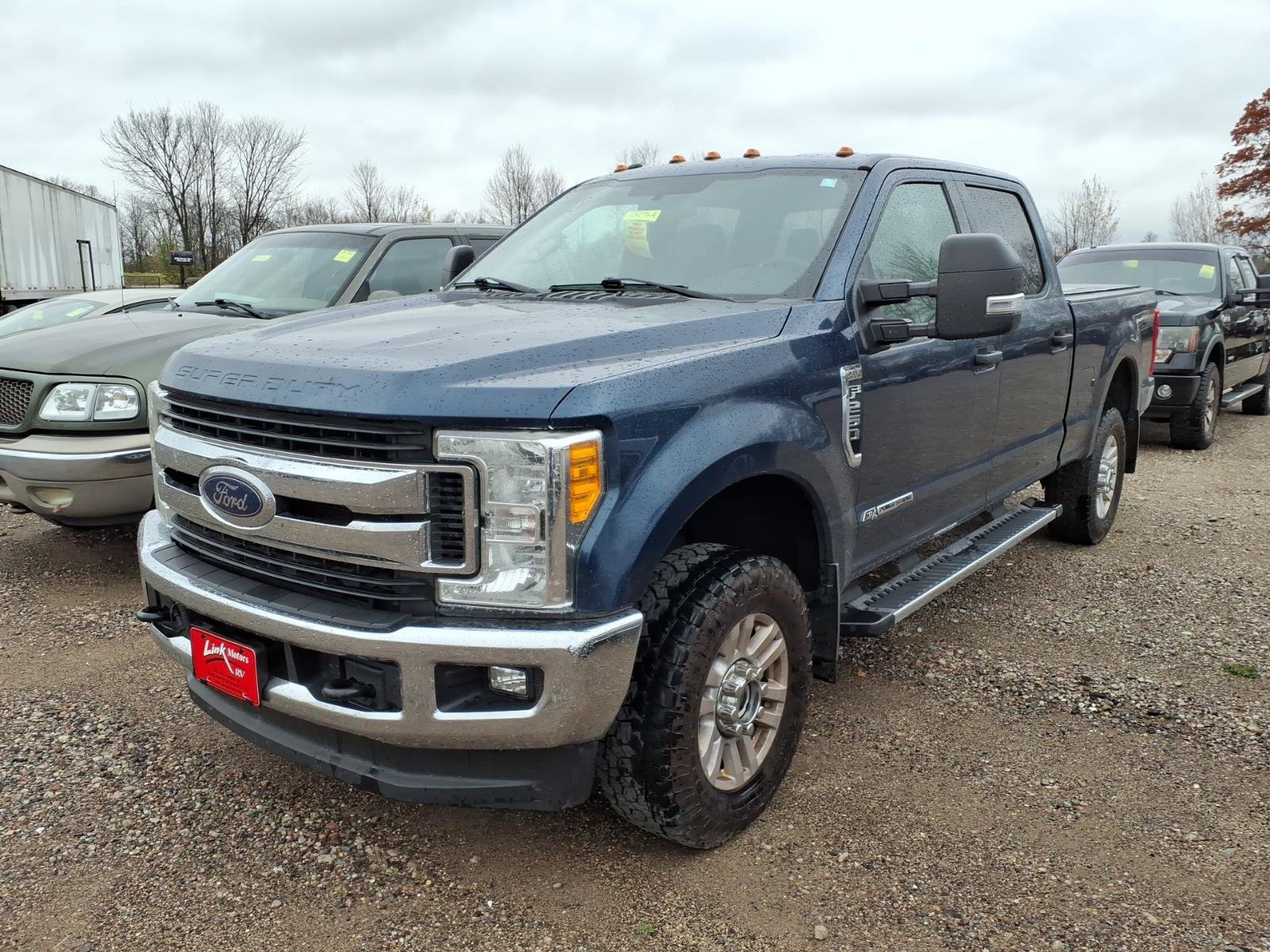 Used 2017 Ford F250 XLT w/ XLT Value Package AWD/4WD image 2