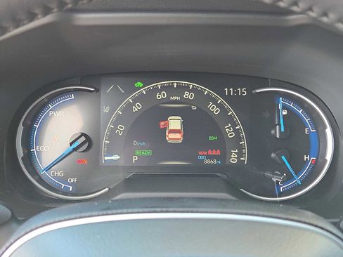 Used 2025 Toyota RAV4 SE image 24