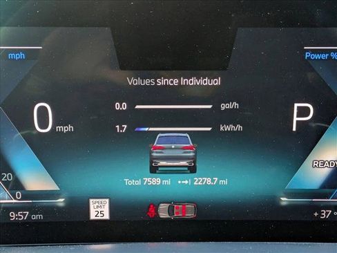 Used 2025 BMW X5 xDrive50e w/ Climate Comfort Package image 10