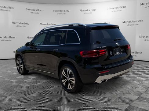 Used 2026 Mercedes-Benz GLB 250 4MATIC image 3