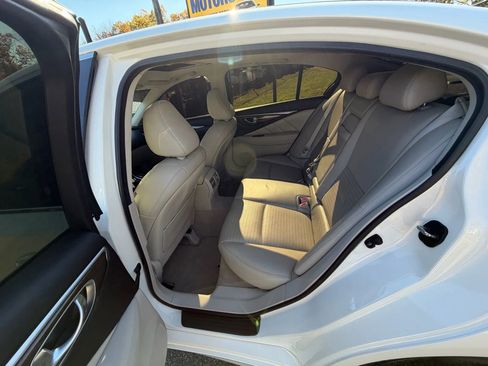 Used 2015 INFINITI Q50 Sport w/ Deluxe Touring Package image 19