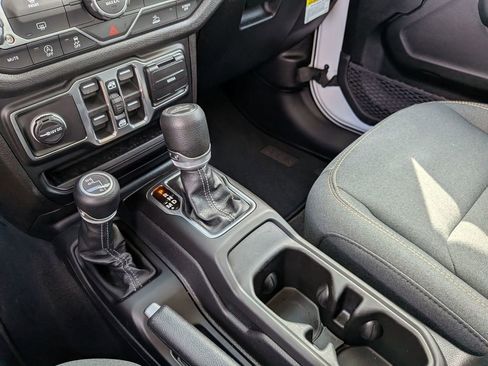 New 2026 Jeep Gladiator Sport image 21