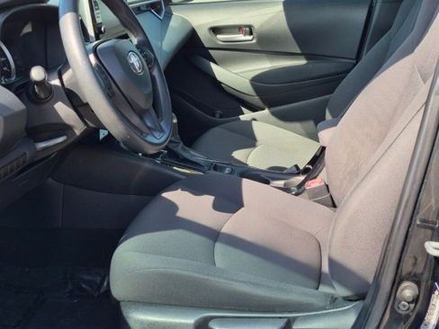 Used 2021 Toyota Corolla LE FWD image 15