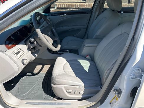 Used 2011 Buick Lucerne CXL image 9