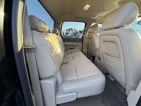 Used 2013 GMC Sierra 1500 SLE w/ Power Tech Package image 17