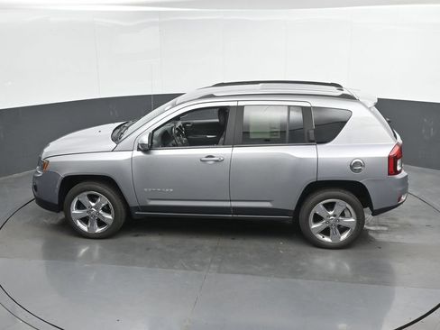Used 2015 Jeep Compass Limited AWD/4WD image 28