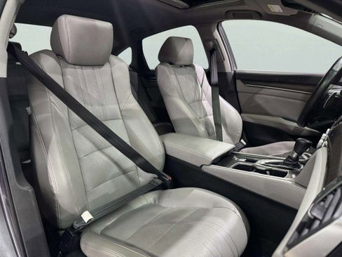 Used 2018 Honda Accord Touring image 43