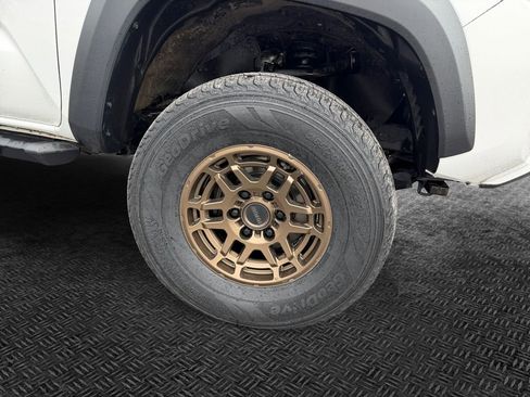 Used 2023 Toyota Tacoma Trail Edition w/ Trail Edition image 11