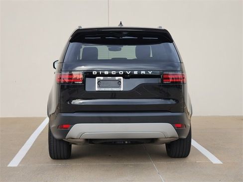 Used 2025 Land Rover Discovery S image 6