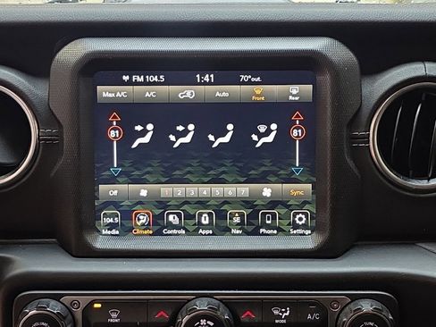 Used 2022 Jeep Wrangler Unlimited Sahara image 32