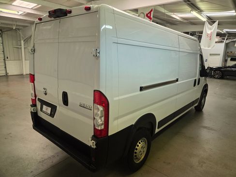 Used 2025 RAM ProMaster 2500 w/ Convenience Group FWD image 7