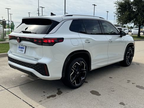 New 2026 Volkswagen Tiguan SEL R-Line image 5