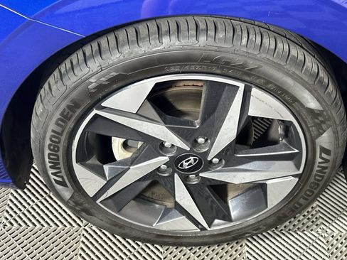 Used 2021 Hyundai Elantra Limited FWD image 10