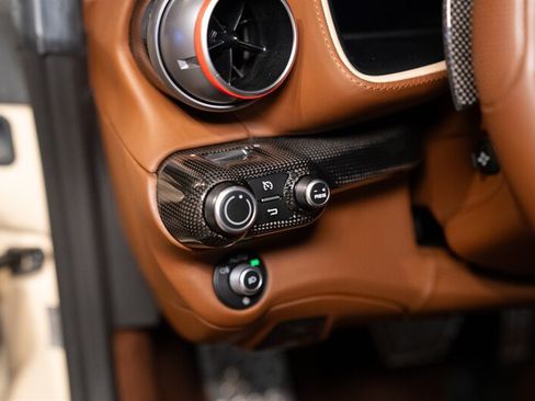 Used 2019 Ferrari 812 Superfast RWD image 23