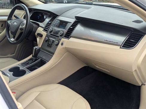 Used 2018 Ford Taurus SEL image 26