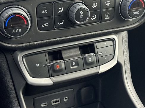 Certified 2023 GMC Terrain SLE w/ Driver Convenience Package FWD image 15
