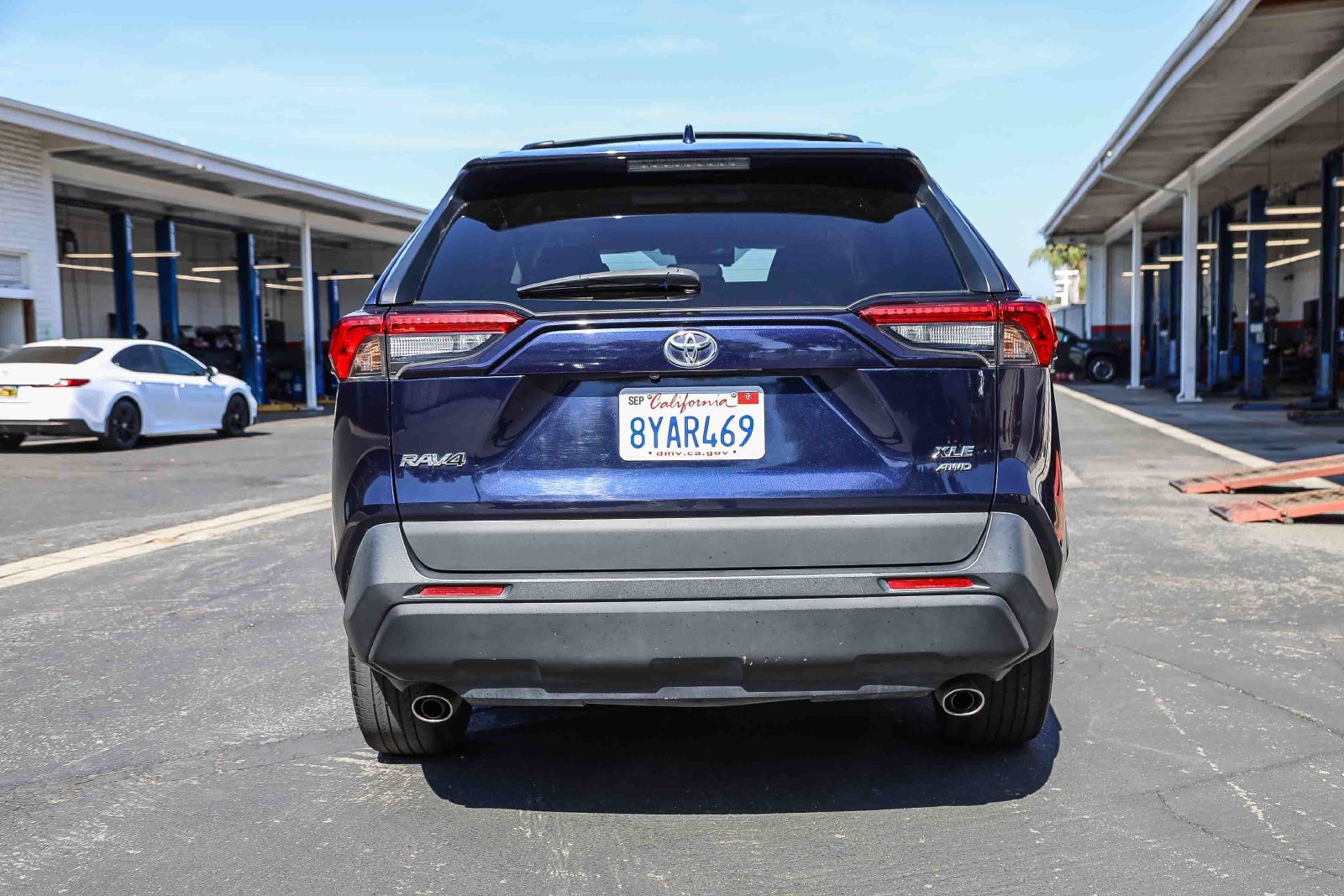 Certified 2021 Toyota RAV4 XLE Premium AWD/4WD image 6