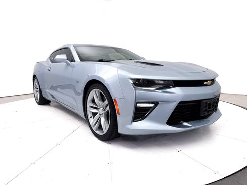 Used 2017 Chevrolet Camaro SS RWD image 15