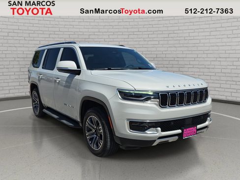 Used 2022 Jeep Wagoneer Series III w/ Flexible Seating Group AWD/4WD image 3