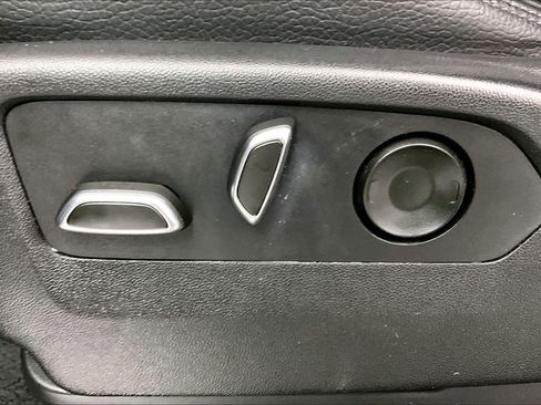 Used 2022 GMC Yukon XL Denali RWD image 33