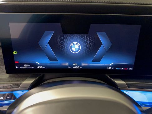 Used 2023 BMW 760i xDrive w/ Executive Package AWD/4WD image 26