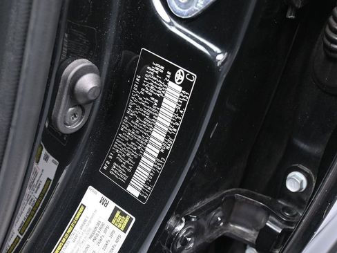 Used 2022 Toyota Corolla LE image 17