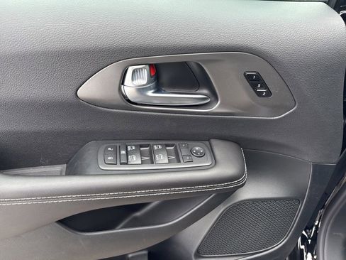 New 2026 Chrysler Pacifica Select w/ S Appearance Package image 20