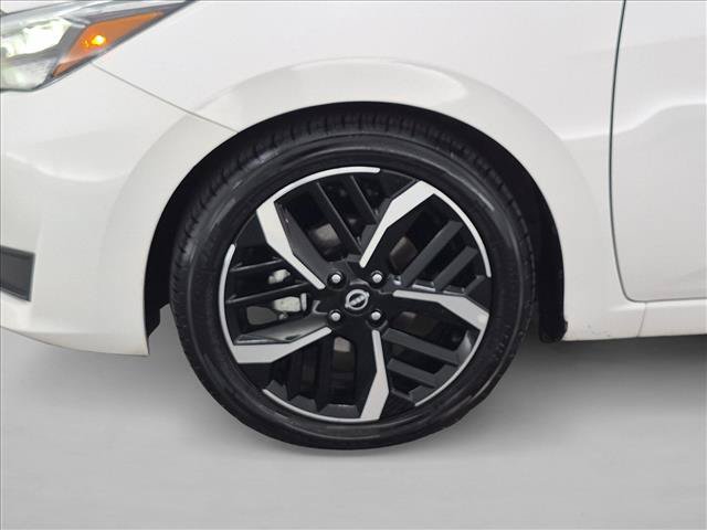 Used 2025 Nissan Versa SR FWD image 26