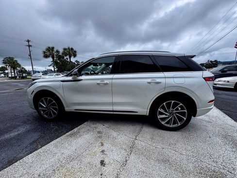 Used 2022 Lincoln Corsair Grand Touring w/ Towing Package AWD/4WD image 4