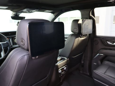 Used 2022 GMC Yukon Denali w/ Denali Ultimate Package AWD/4WD image 14