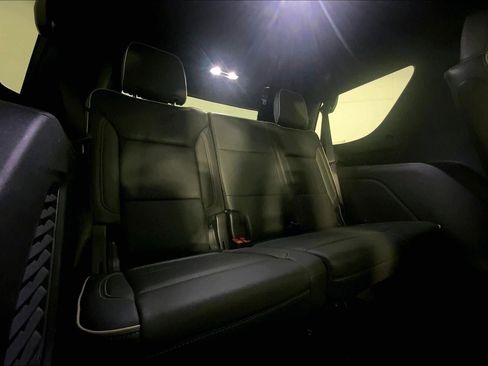 Used 2025 Chevrolet Tahoe Premier AWD/4WD image 24