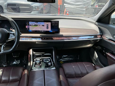 Used 2023 BMW 760i xDrive AWD/4WD image 16