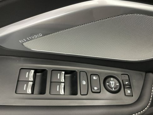 Used 2025 Acura RDX SH-AWD w/ Technology Package image 12