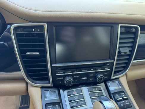 Used 2014 Porsche Panamera image 33