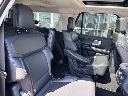 Used 2025 Ford Expedition Max Platinum AWD/4WD image 10